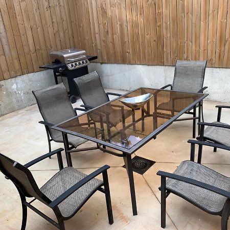 Modern 3 Bedroom 2 Ba With Patio Philadelphia Bagian luar foto