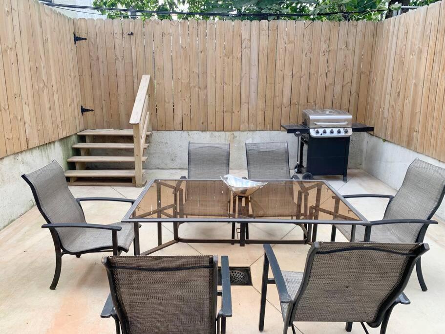 Modern 3 Bedroom 2 Ba With Patio Philadelphia Bagian luar foto