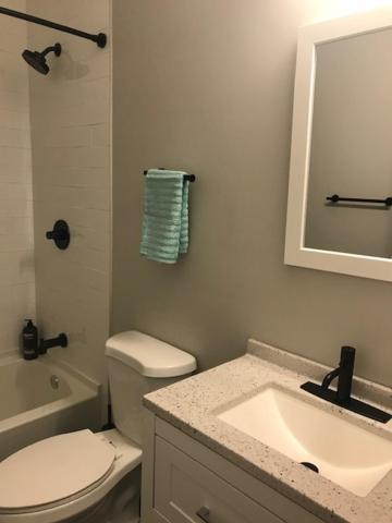 Modern 3 Bedroom 2 Ba With Patio Philadelphia Bagian luar foto