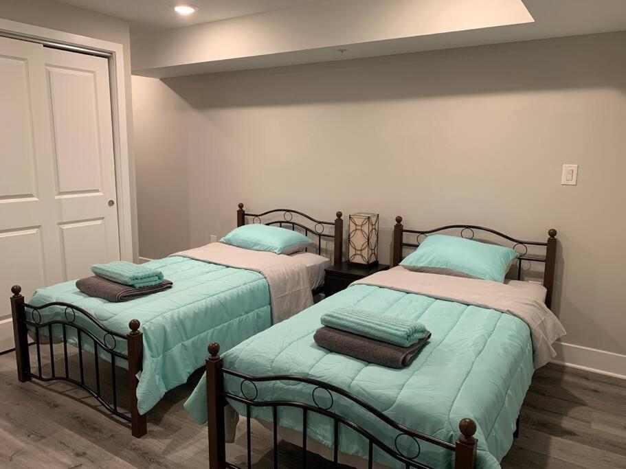 Modern 3 Bedroom 2 Ba With Patio Philadelphia Bagian luar foto